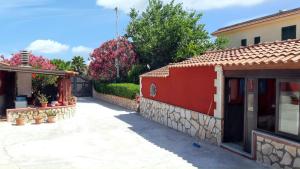 Spacious house with sea view in Pachino, capacity 9 pers.