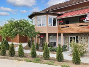 Charming apartment in Rakovica with shared pool - 35 sqm