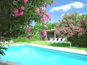 Comfortable house with mountain view and shared pool