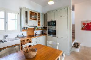 On The Rocks Villas Ios