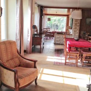 Maison familiale spacieuse près de Carrouges avec jardin