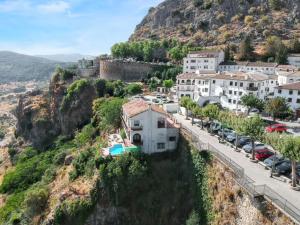 Authentic Chalet in Grazalema with Private Pool - 4hvězdičkové hotely ve městě Grazalema