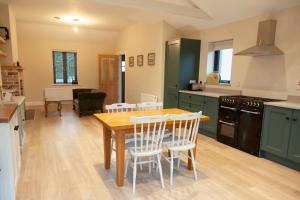 Lavender Cottage - 2 Bedroom Home