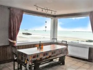 Maison spacieuse avec vue sur la mer à Arromanches-les-Bains - 阿罗芒什莱班
