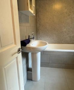 Charming 2BR House in the Heart of Colwyn Bay