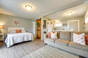 Hike, Boat, Fish and More Table Rock Lake Cottage