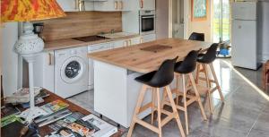 Maisons de vacances Maison confortable a Saint-Germain-du-Pert avec piscine privee : photos des chambres