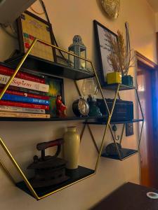 Valley View 1 BHK Boutique Suite by Hillspeak Homes