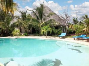 Spacious accessible house in Watamu, shared pool