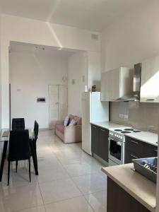 R3 Single room with shared bathroom