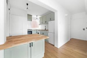 2BDR Flat with Stunning Views