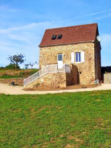 Maisons de vacances Maison charmante avec piscine a Loupiac : photos des chambres