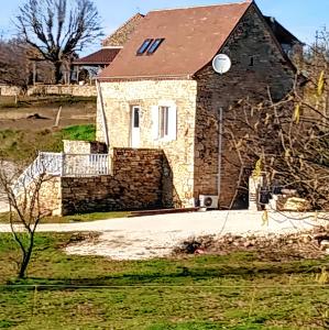 Maisons de vacances Maison charmante avec piscine a Loupiac : photos des chambres
