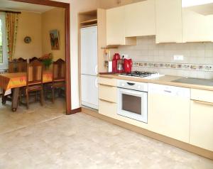 Maison confortable à Châteaulin avec jardin et terrasse.