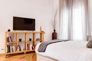 Elegant Apartment in the Heart of Madrid, 100m² with Parking