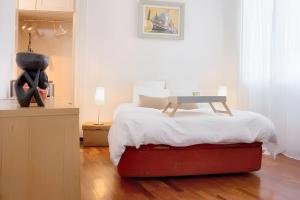 Elegant Apartment in the Heart of Madrid, 100m² with Parking