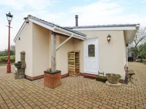 Spitfire Lodge - Eccleshall