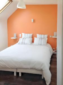 Maisons de vacances Maison spacieuse a Le Vivier-sur-Mer, proches des commodites : photos des chambres