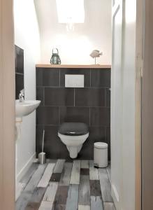 Maisons de vacances Maison spacieuse a Le Vivier-sur-Mer, proches des commodites : photos des chambres