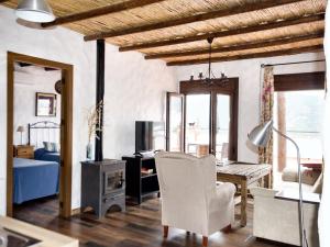 Comfortable House in Canillas de Albaida with Shared Pool
