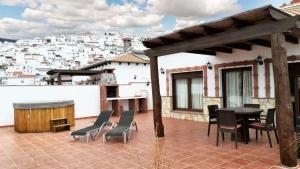 Comfortable House in Canillas de Albaida with Shared Pool