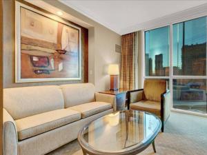 Ultimate Vegas Trip with Sphere View, Pool and Gym