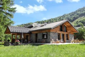 Chalet magnifique à Valloire avec vue sur montagne.