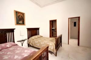 Charming House in Ayora + Terrace