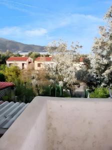 Maison accueillante à Calcatoggio avec jardin clôturé.