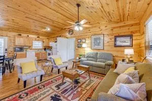 Pet-Friendly Mountain Cabin with Ramp Access! - Rabun Gap