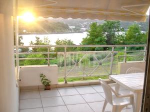 Appartement face à la mer à La Trinité – 70 m² – Terrasse - Apartments, La Trinité