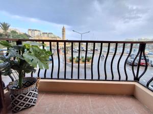 Seafront Bedroom with stunning views, balcony and en-suite