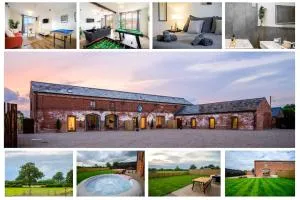 Sleeps 28 I Luxurious 3-Barn Retreat I 3 Hot Tubs I Games room - Preesgreen