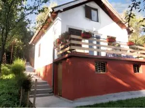 Cozy House in Jazvine with Garden - 维特兹