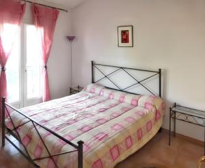 Maison conviviale avec vue sur la montagne à Sainte-Maxime