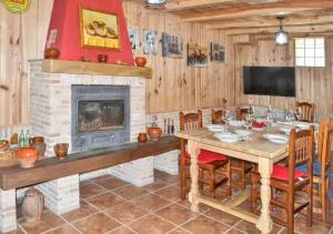 Charming House in Morales de Rey with Enclosed Garden - Villalobos