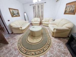 Spacious house in Berat with secure parking.
