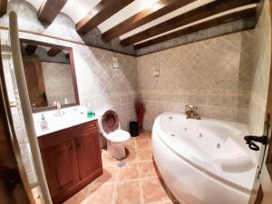 Welcoming House in Hueva, Great View