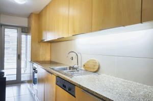 Modern Apartment Porto 100m² + Balcony