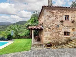 Elegant Villa near Caminha with Private Pool - 卡米尼亚