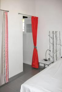 Maison charmante avec jacuzzi et vue sur montagne à Sartène