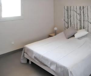 Maison charmante avec jacuzzi et vue sur montagne à Sartène