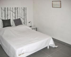 Maison charmante avec jacuzzi et vue sur montagne à Sartène