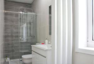 Charming house with shared pool in Requião + Enclosed garden