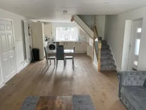 Immaculate Separate Accommodation - Shephall