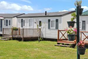 Comfortable Bungalow Near Pataias with Shared Pool