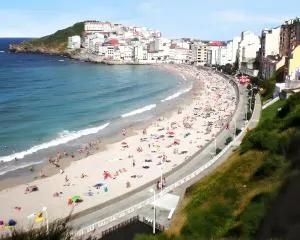 Spacious Apartment in Malpica with Sea and Mountain Views - 110 m² - Razo