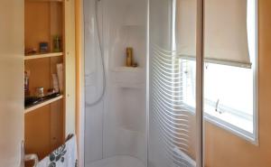 Charming Bungalow in Pataias, 18 m² with Shared Pool.