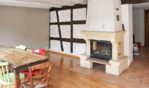 Appartements Appartement cosy avec cheminee a Eguisheim - 110m² - Terrasse : photos des chambres
