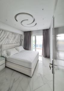 Bright apartment in Marina Smir, sea view and shared pool